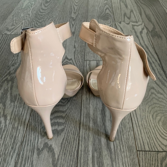 Beautiful Nude Heels😍💫 - Picture 2 of 9